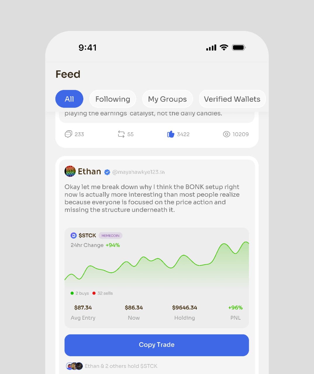 Social trading mobile application feed interface
